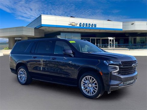 Used 2023 Chevrolet Suburban RST w/ Luxury Package image 6