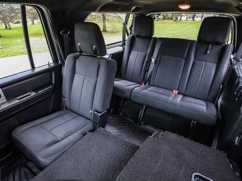 Used 2017 Ford Expedition EL XLT image 12