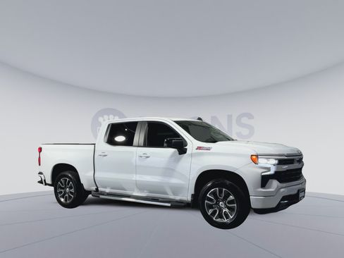 Used 2022 Chevrolet Silverado 1500 RST AWD/4WD image 2