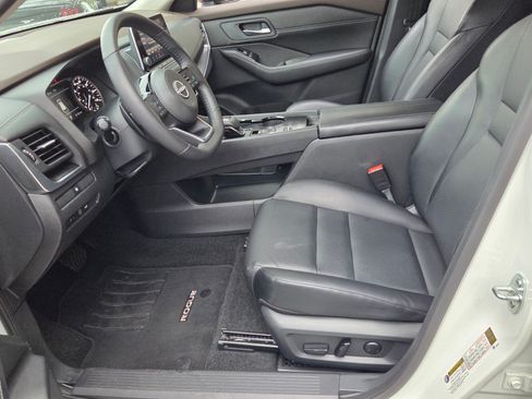 Used 2023 Nissan Rogue SV w/ SV Premium B Package FWD image 12