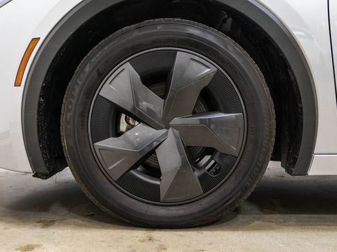 Used 2025 Toyota Prius LE image 11