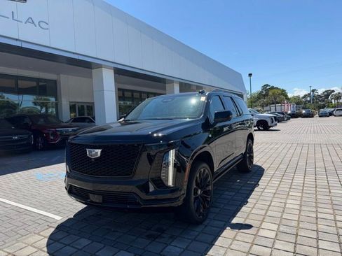 Certified 2025 Cadillac Escalade Sport Platinum w/ LPO, ONYX Package AWD/4WD image 3