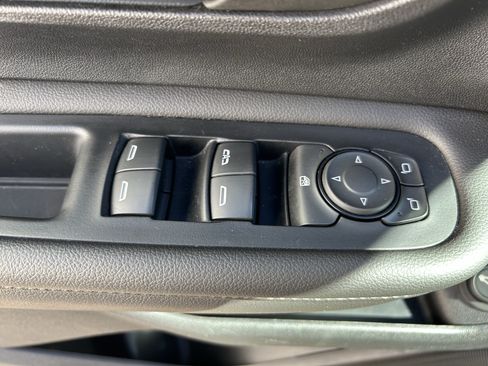 Used 2023 GMC Terrain SLE w/ Driver Convenience Package AWD/4WD image 17