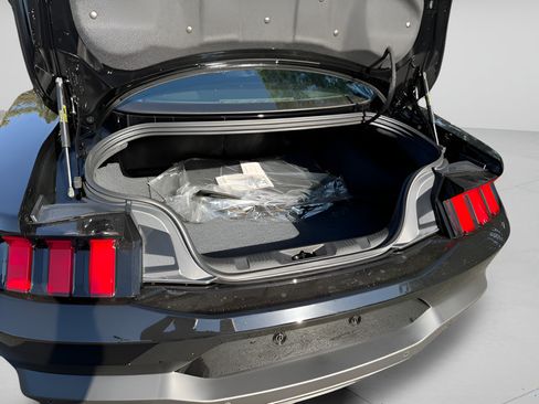 Used 2025 Ford Mustang Premium RWD image 13