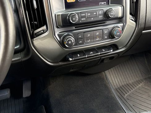 Used 2018 Chevrolet Silverado 1500 LT AWD/4WD image 19