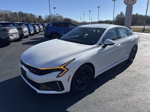 New 2026 Kia K5 LXS FWD image 3