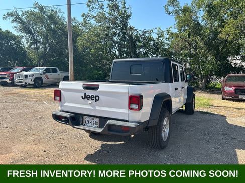 Used 2023 Jeep Gladiator Sport AWD/4WD image 3