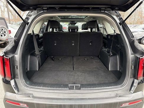 Used 2023 Kia Sorento S w/ Panoramic Sunroof Package image 12