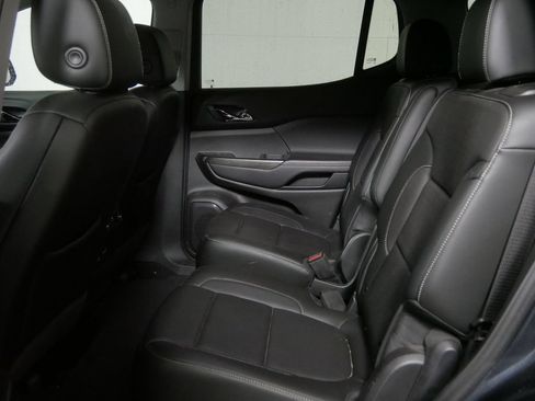Used 2020 GMC Acadia SLT w/ Driver Alert Package II AWD/4WD image 18