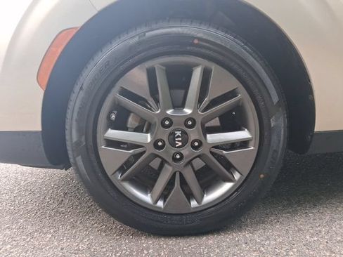 Used 2020 Kia Soul EX FWD image 10
