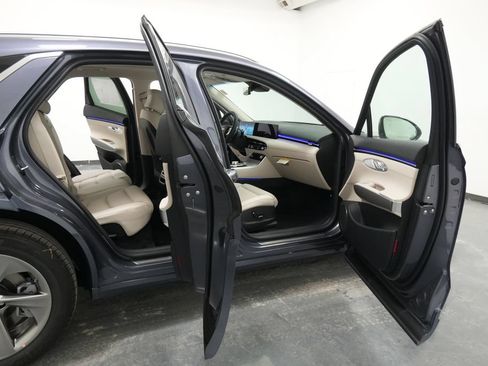 New 2026 Genesis GV70 2.5T Select AWD/4WD image 32
