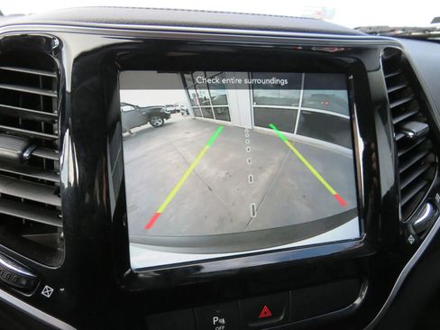 Used 2020 Jeep Cherokee Limited image 20