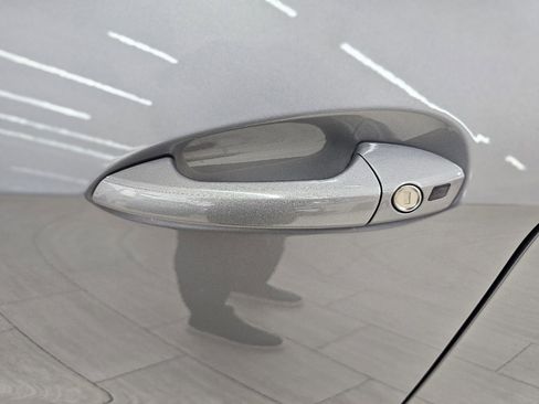 Used 2010 Mercedes-Benz E 350 Sedan w/ Premium 1 Pkg image 12