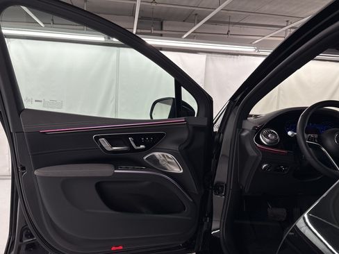 Certified 2023 Mercedes-Benz EQS 580 4MATIC SUV image 5