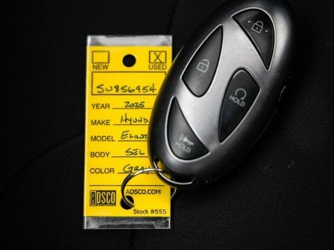 Used 2025 Hyundai Elantra SEL image 35