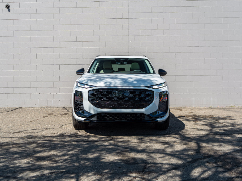 New 2026 Audi Q3 quattro 2.0T AWD/4WD image 2