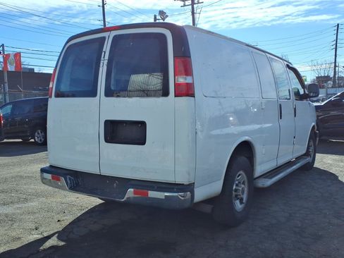 Used 2017 GMC Savana 2500 2500 image 7