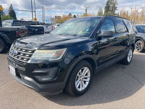 Used 2016 Ford Explorer FWD image 2