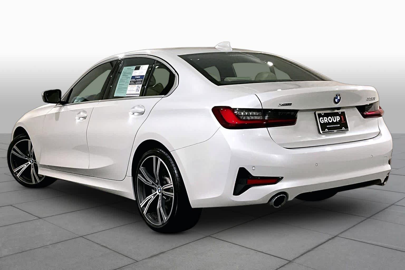 Used 2022 BMW 330i xDrive Sedan w/ Driving Assistance Package AWD/4WD image 11