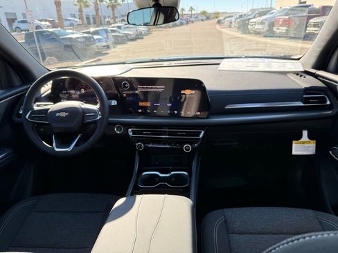 New 2026 Chevrolet Traverse LT w/ Sun and Wheel Package image 17