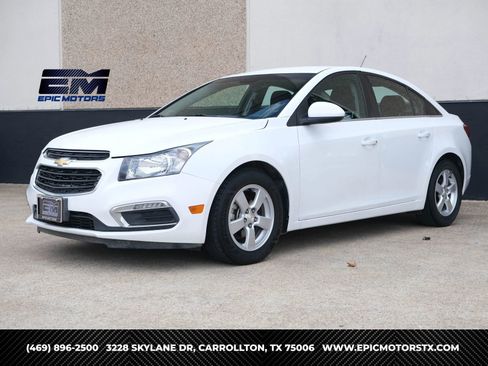 Used 2015 Chevrolet Cruze LT w/ Enhanced Safety Package FWD image 1