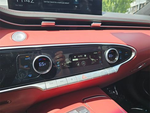 Used 2025 Genesis GV70 3.5T Sport w/ Sport Advanced Package image 29