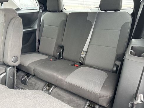 Used 2020 Chevrolet Traverse LT image 24