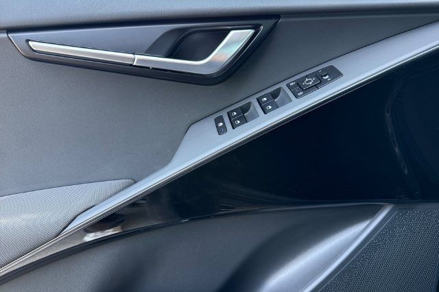 New 2026 Kia Niro Wind FWD image 12