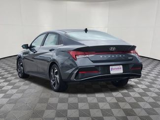 Used 2024 Hyundai Elantra Limited FWD video 3