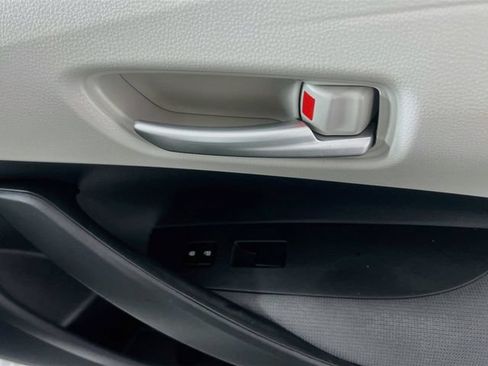 Used 2020 Toyota Corolla LE FWD image 32