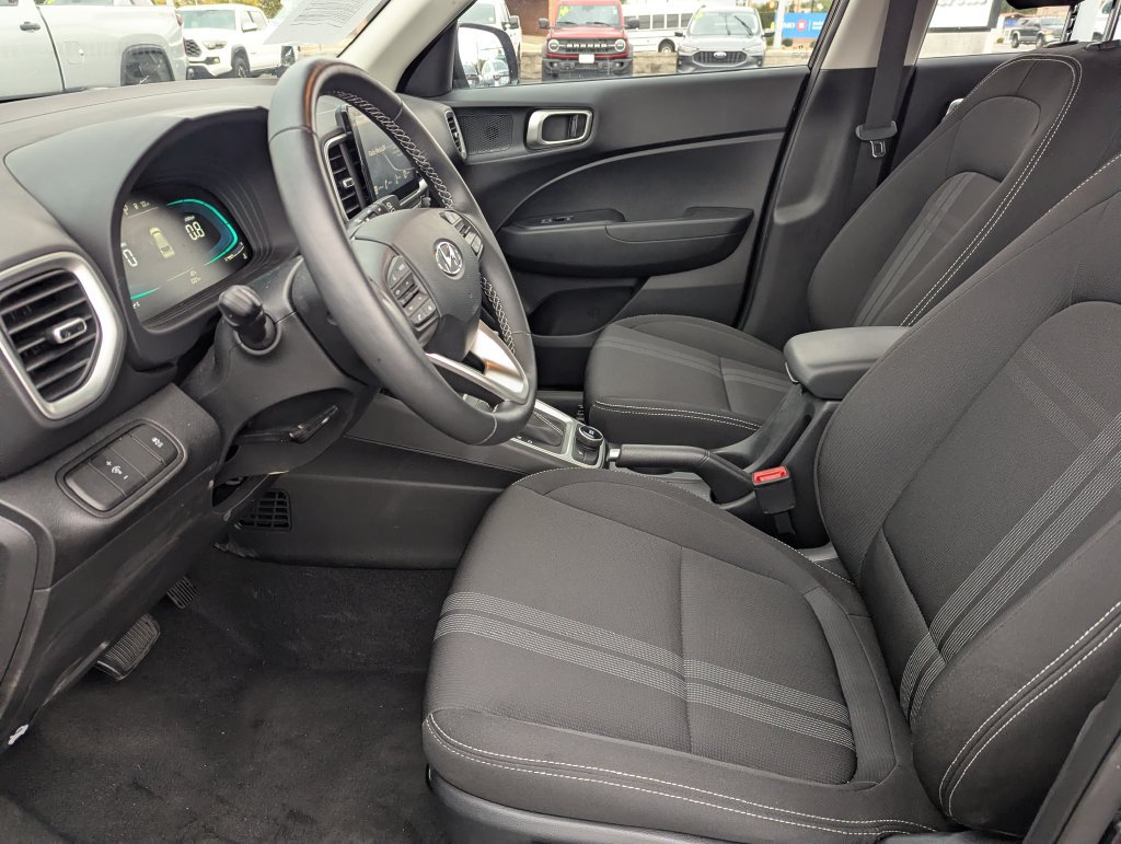 Used 2026 Hyundai Venue SEL FWD image 24