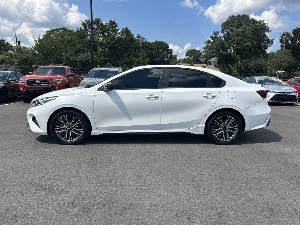 Used 2023 Kia Forte GT-Line w/ GT-Line Premium Package FWD image 4