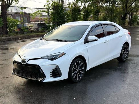 Used 2019 Toyota Corolla SE image 2