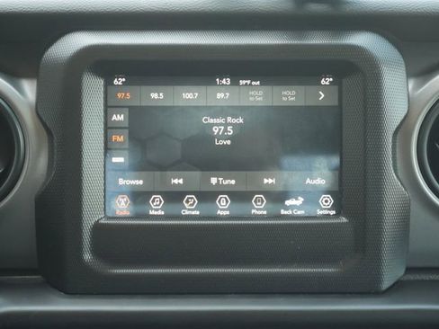 Used 2022 Jeep Gladiator Sport AWD/4WD image 19