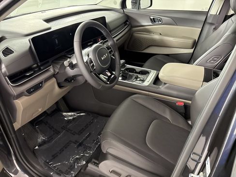 New 2026 Kia Carnival EX FWD image 28