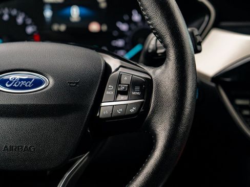 Used 2021 Ford Escape SEL image 17