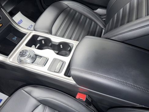 Used 2024 Ford Edge SEL w/ Convenience Package image 19