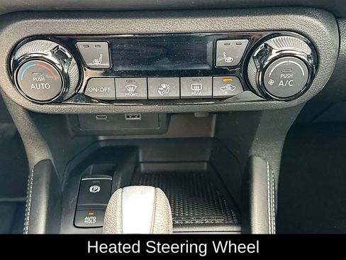 Certified 2023 Nissan Kicks SR w/ SR Premium Package FWD image 17