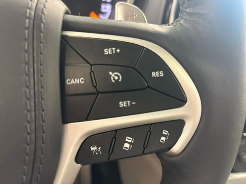 Used 2021 Jeep Grand Cherokee Summit AWD/4WD image 41