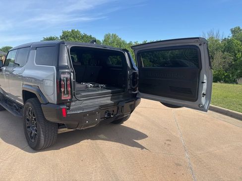 Used 2024 GMC Hummer EV 2X AWD/4WD image 17