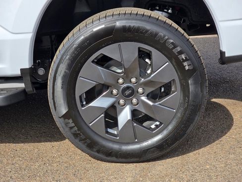 New 2025 Ford F150 Lightning Flash image 32