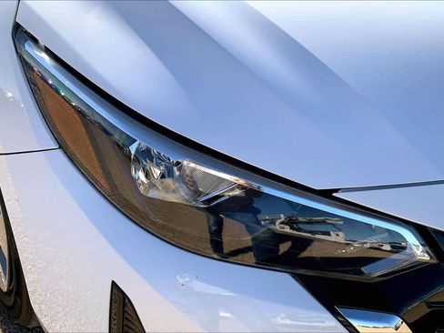 Used 2024 Nissan Sentra S image 35