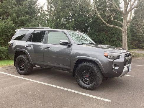Used 2023 Toyota 4Runner TRD Off-Road Premium w/ Off Road Premium Plus Package image 11