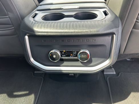 Used 2025 Ford Expedition Active AWD/4WD image 33