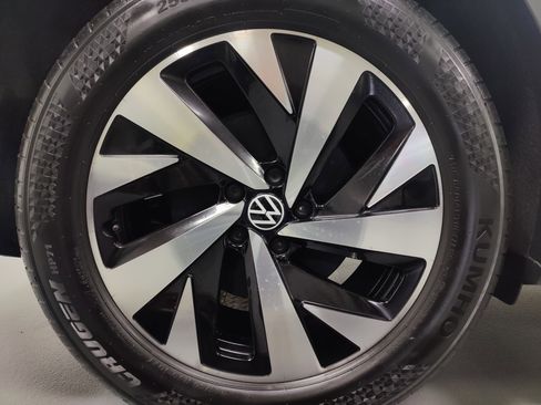 Used 2023 Volkswagen ID.4 Pro AWD/4WD image 25