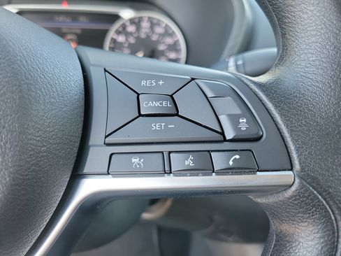 Used 2025 Nissan Sentra SV image 17