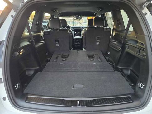 Used 2024 Jeep Grand Cherokee L Limited image 32