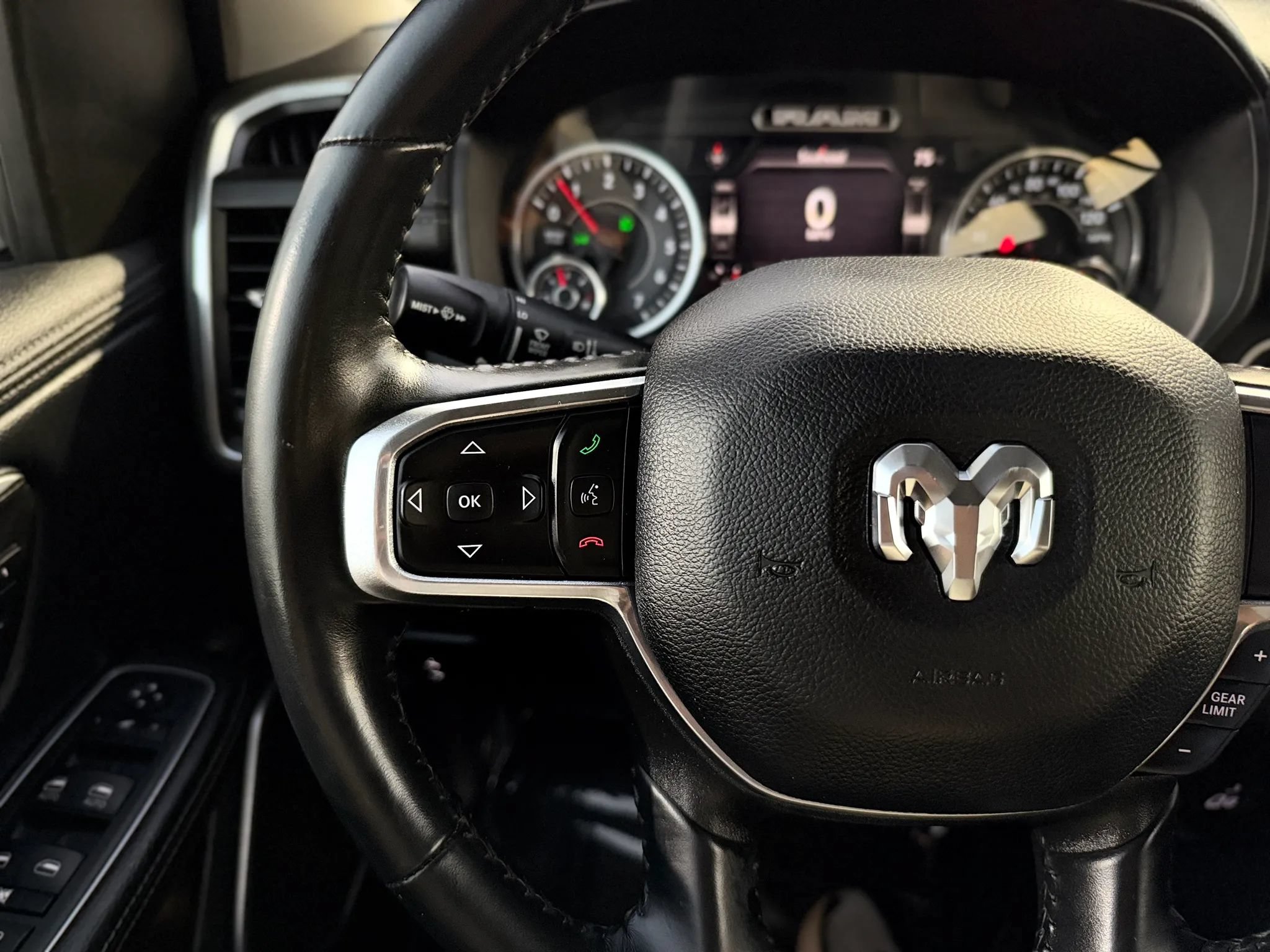 Used 2022 RAM 1500 Laramie AWD/4WD image 28