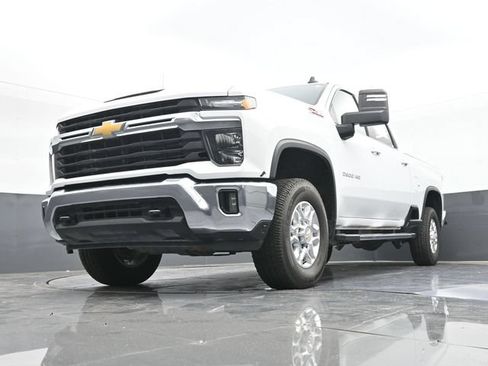 Used 2024 Chevrolet Silverado 2500 LT AWD/4WD image 57