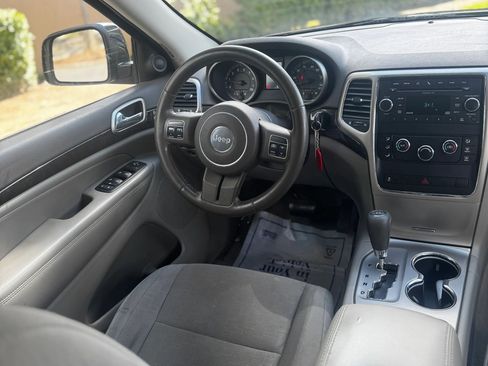 Used 2011 Jeep Grand Cherokee Laredo AWD/4WD image 11